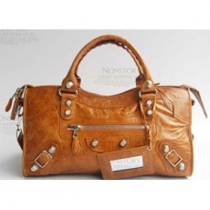 발렌시아가 BALENCIAGA 모터백 084328A