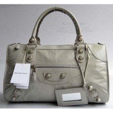발렌시아가 BALENCIAGA 모터백 084324A