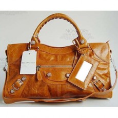 발렌시아가 BALENCIAGA 모터백 084328A
