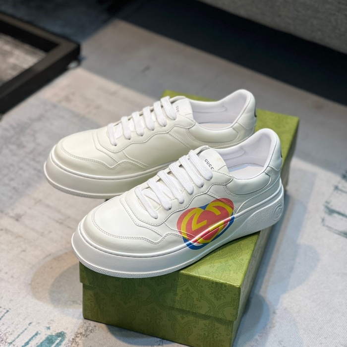 구찌 GUCCI 2022 SS 하트로고 화이트 남성 슈즈 커스텀급