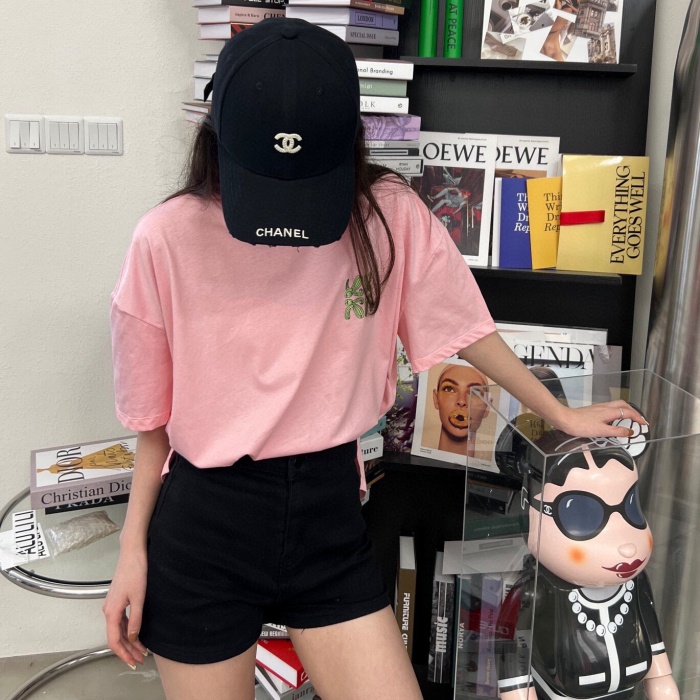 로에베 LOEWE 2022 SS 캐릭터 자수 로고 여성 반팔티 커스텀급