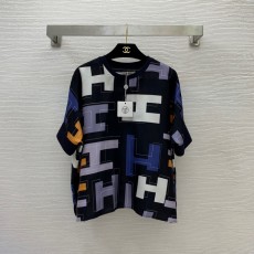 에르메스 HERMES 2022 SS 캐릭터 프린트 여성 반팔티 커스텀급