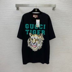 구찌 GUCCI 2022 SS 타이가 로고 여성 반팔티 커스텀급