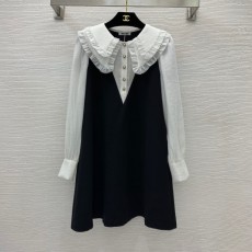미우미우 MIUMIU 2022 SS 프릴 카라 진주단추 여성 원피스 커스텀급