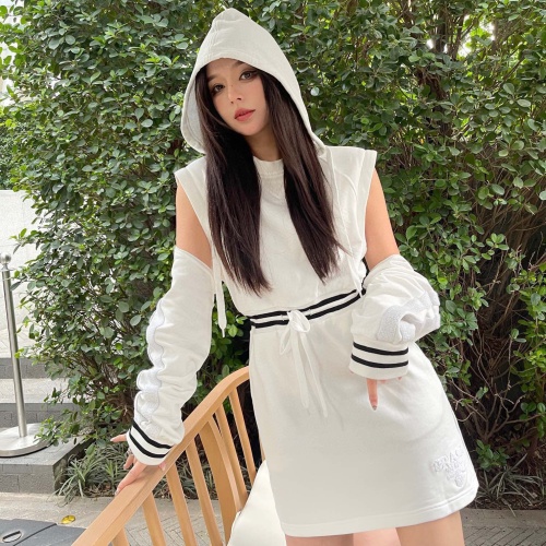 프라다 PRADA 2022 SS 각인로고 후드 여성 원피스 커스텀급