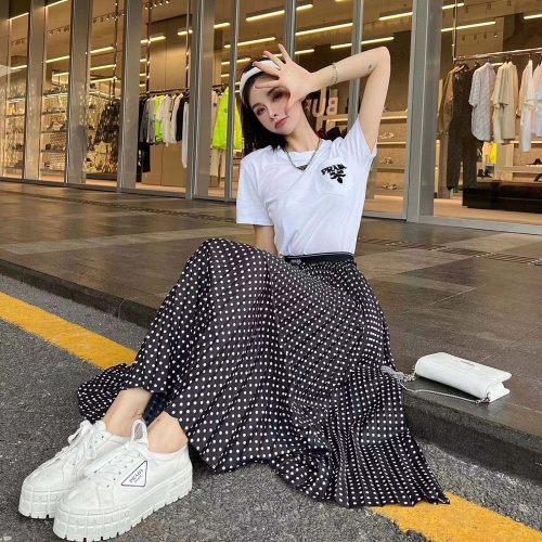 프라다 PRADA 2022 SS 땡땡이 주름 여성 롱치마 커스텀급