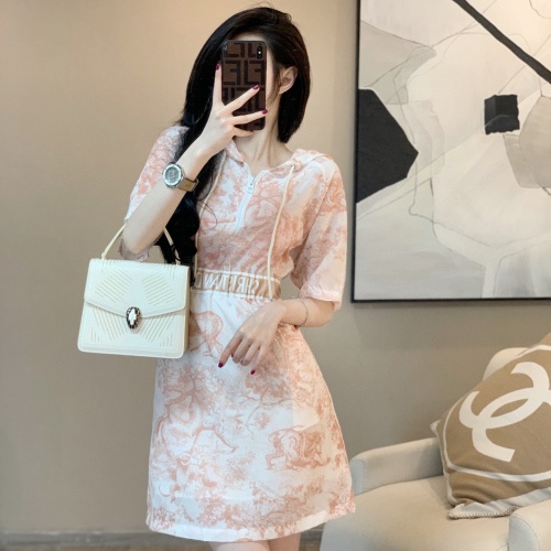 디올 DIOR 2022 SS 캐릭터 띠로고 후드 여성 원피스 커스텀급