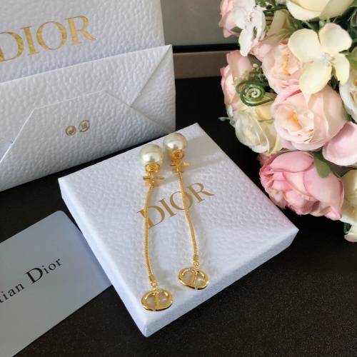 디올 DIOR 2022 SS 캐릭터 진주 체인 여성 귀걸이 커스텀급