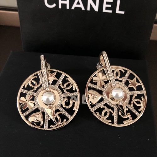 샤넬 CHANEL 2022 SS 캐릭터 진주 큐빅 원형 여성 귀걸이 커스텀급