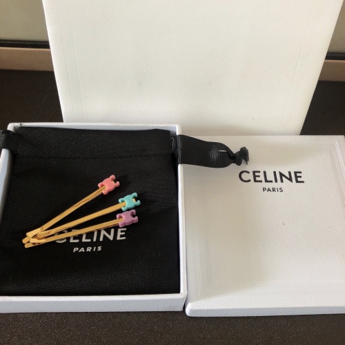 셀린느 CELINE 2022 SS 캐릭터 로고 여성 머리핀 커스텀급