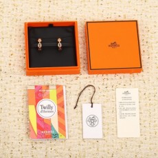 에르메스 HERMES 2022 SS 캐릭터 로고 체인 여성 귀걸이 커스텀급