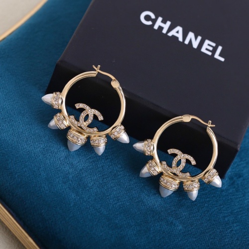 샤넬 CHANEL 2022 SS 캐릭터 진주 CC로고 원형 여성 귀걸이 커스텀급