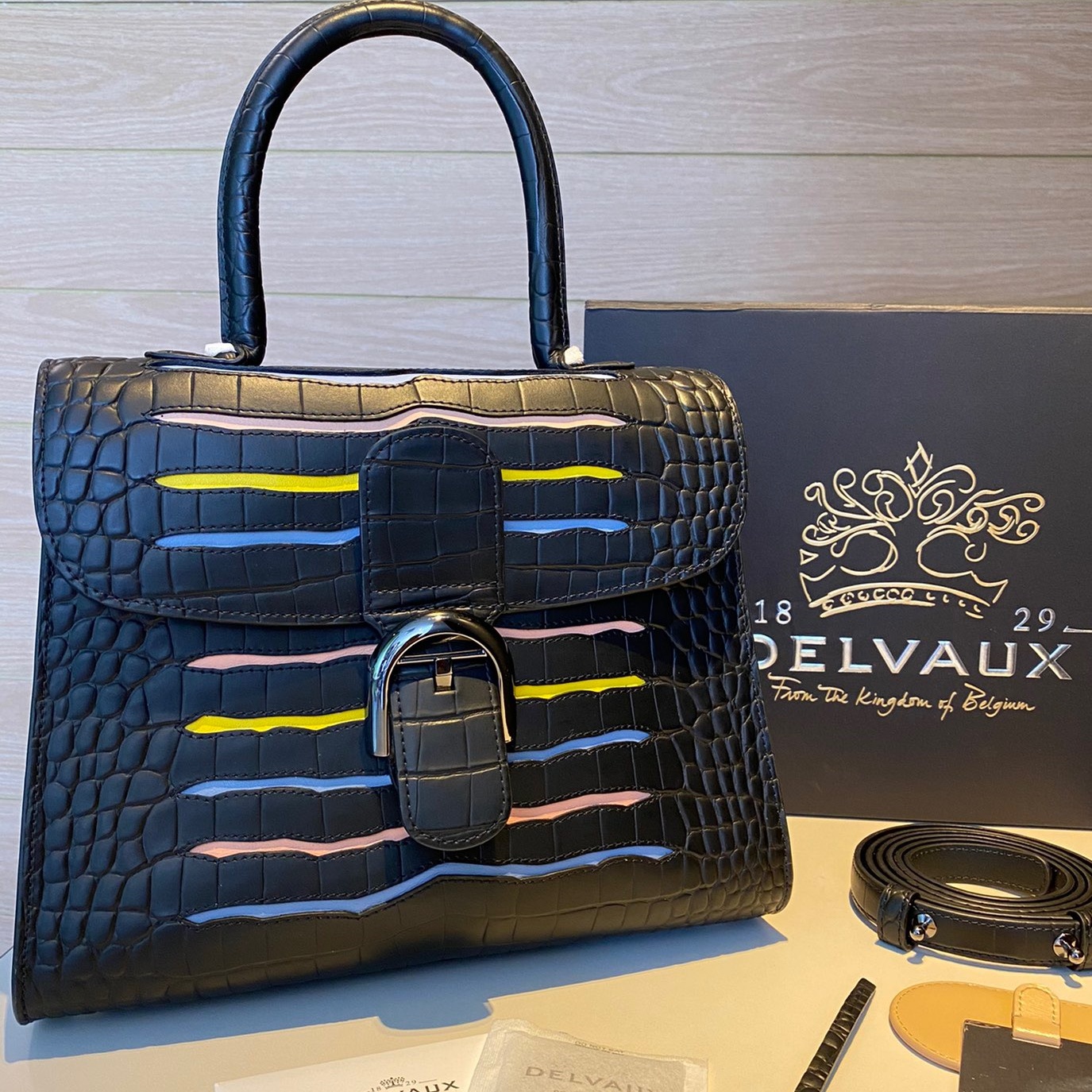 델보 DELVAUX 2023 SS 악어가죽무늬 블랙 토트백 미러급