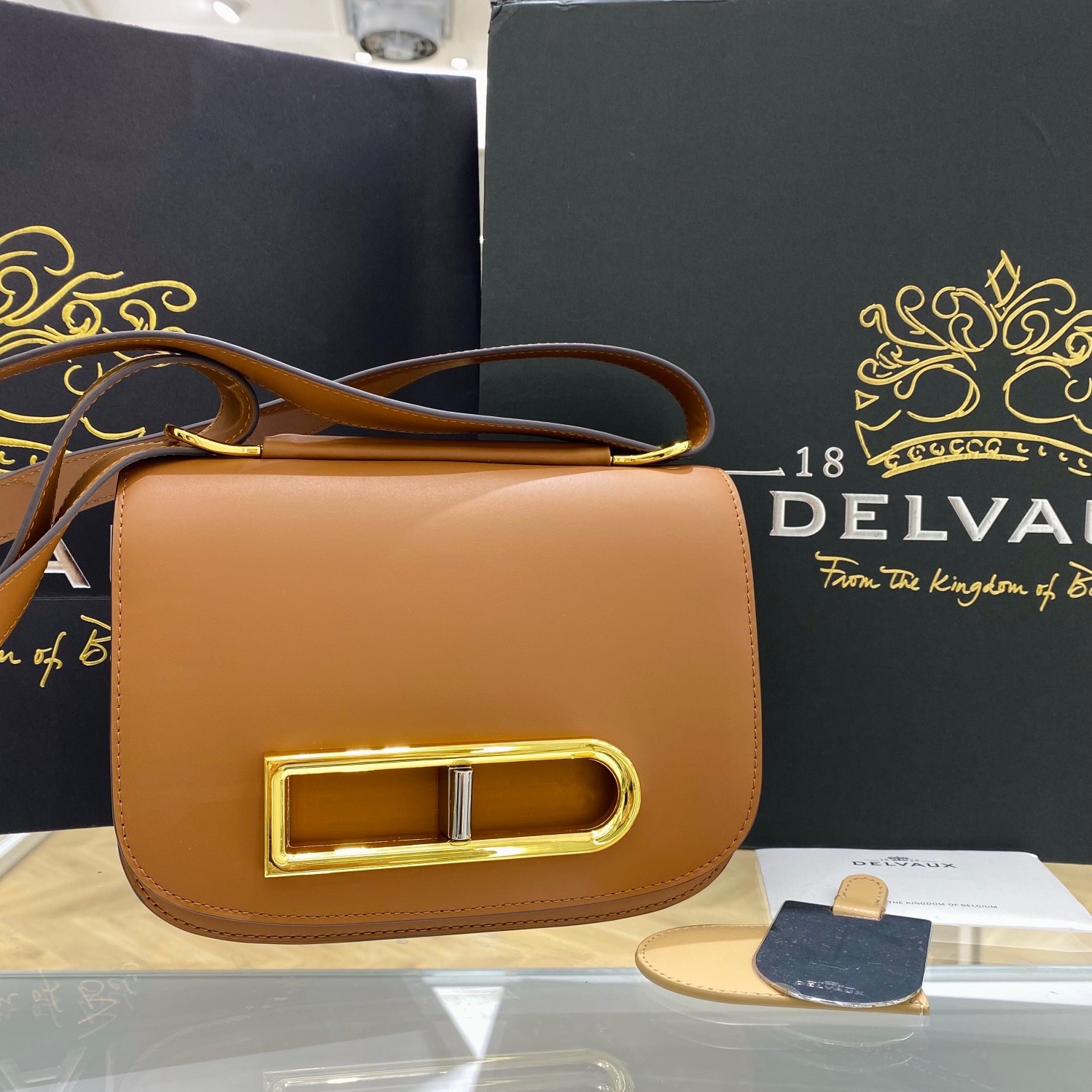 델보 DELVAUX 2023 SS 링고 스몰 크로스백 카멜 미러급