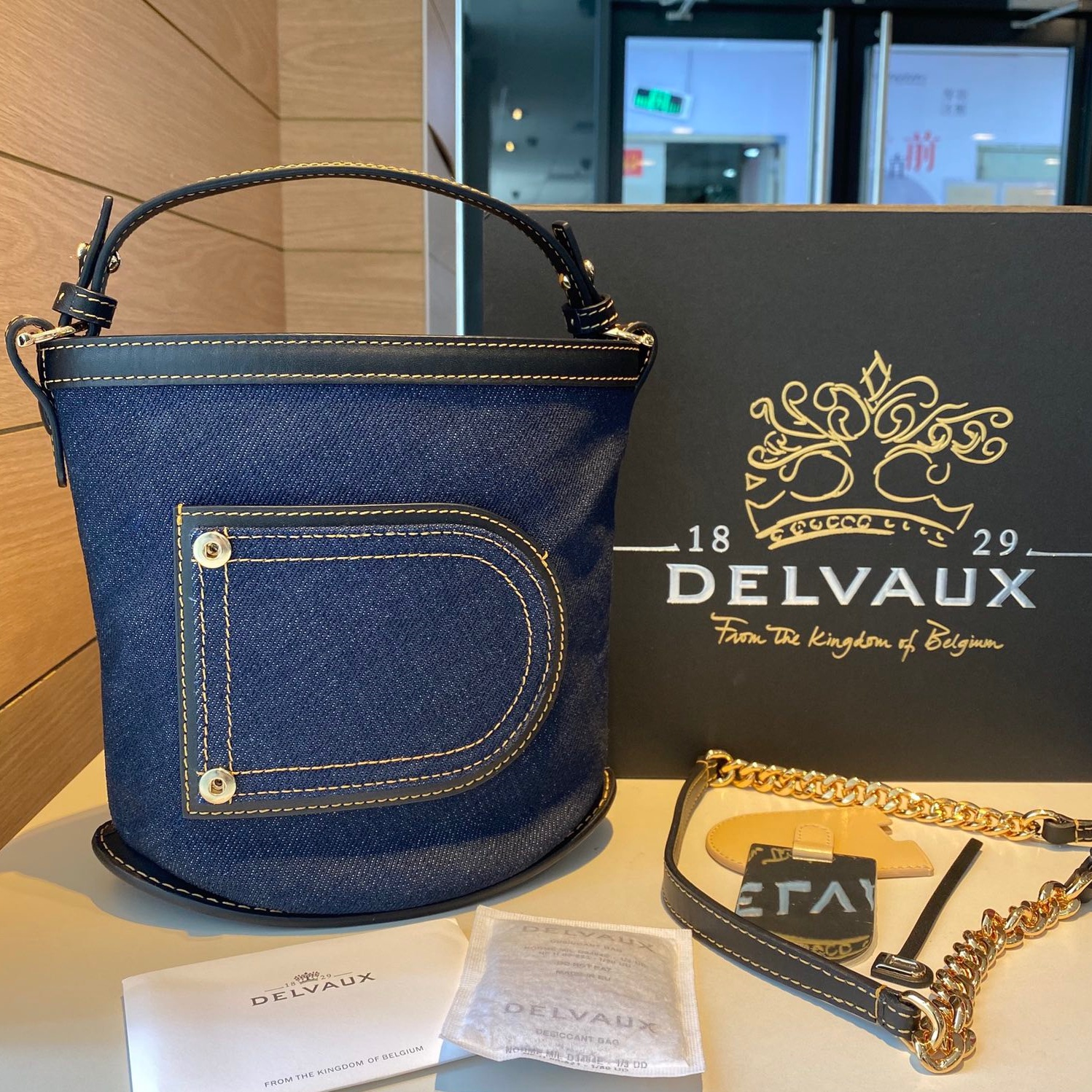 델보 DELVAUX 2023 SS 핀 미니 버킷 캔버스 네이비 토트백 미러급