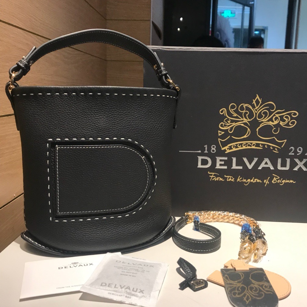 델보 DELVAUX 2023 SS 핀 미니 버킷 스티치 올블랙 토트백 미러급