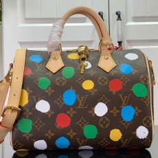 루이비통 LOUIS VUITTON 2023 SS LV X YK 쿠사마 야오이 반둘리에 스피디 25 커스텀급 M46433