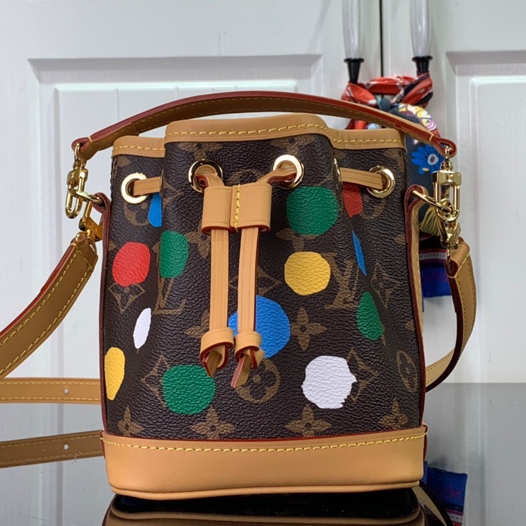 루이비통 LOUIS VUITTON 2023 SS LV X YK 쿠사마 야오이 나노 노에 커스텀급 M81266