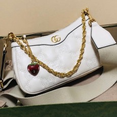 구찌 GUCCI 2023 SS GG 마틀라쎄 엠보싱 핸드백 화이트 735049 커스텀급