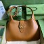 구찌 GUCCI 2023 SS 크레센트 쉐입 숄더백 스몰 카멜 735106 커스텀급