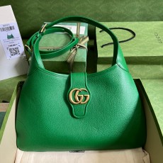구찌 GUCCI 2023 SS 크레센트 쉐입 숄더백 스몰 그린 735106 커스텀급