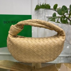 보테가 베네타 BOTTEGA VENETA 2023 SS 조디백 미듐 연베이지 커스텀급