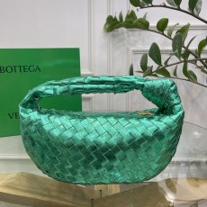 보테가 베네타 BOTTEGA VENETA 2023 SS 조디백 미듐 펄 그린 커스텀급