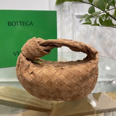 보테가 베네타 BOTTEGA VENETA 2023 SS 조디백 스몰 카멜 커스텀급