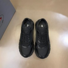 프라다 PRADA 2023 SS 트라이앵글 삼각로고 올블랙 남성 슈즈 커스텀급