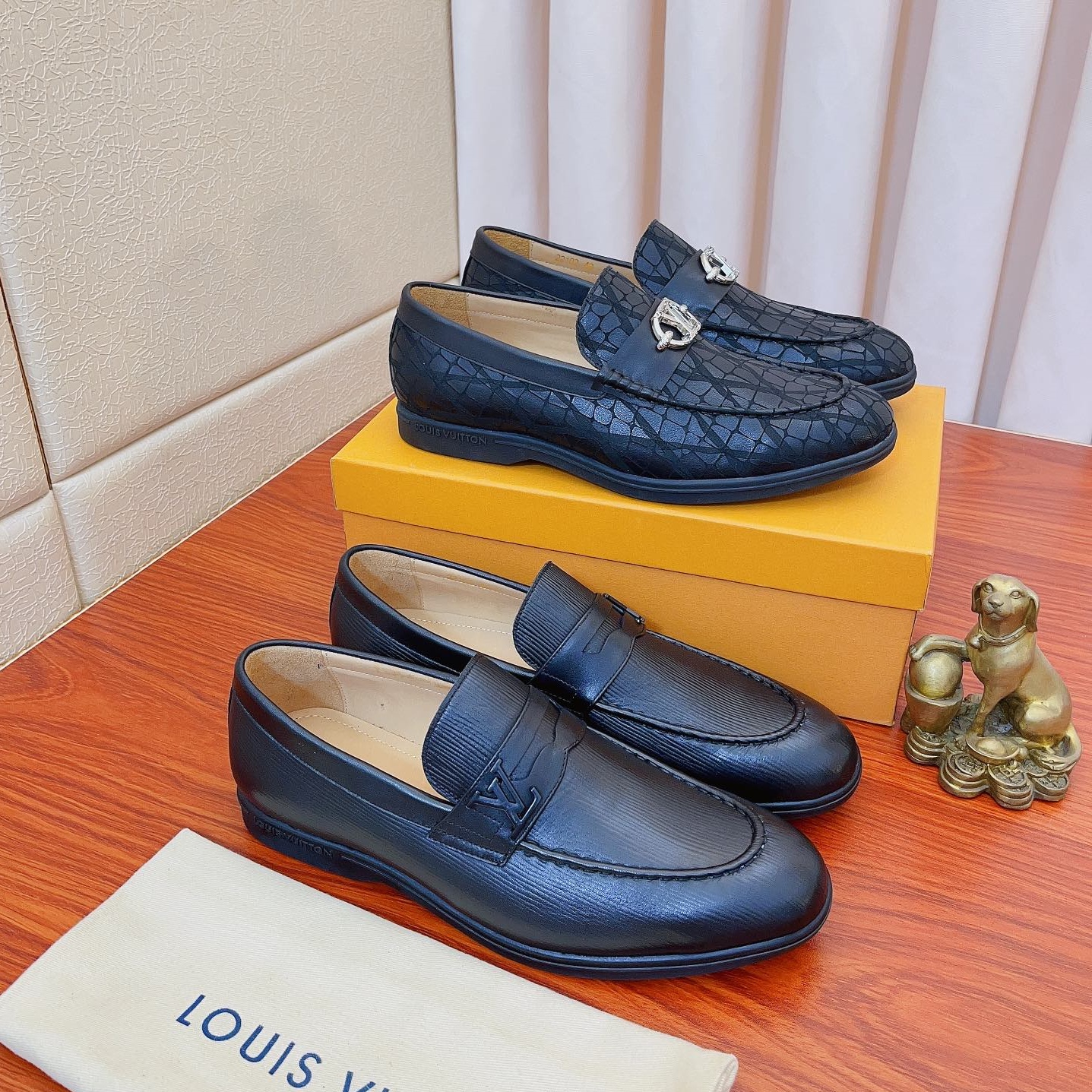 루이비통 LOUIS VUITTON 2023 SS 금속버클 레더 남성 구두 커스텀급