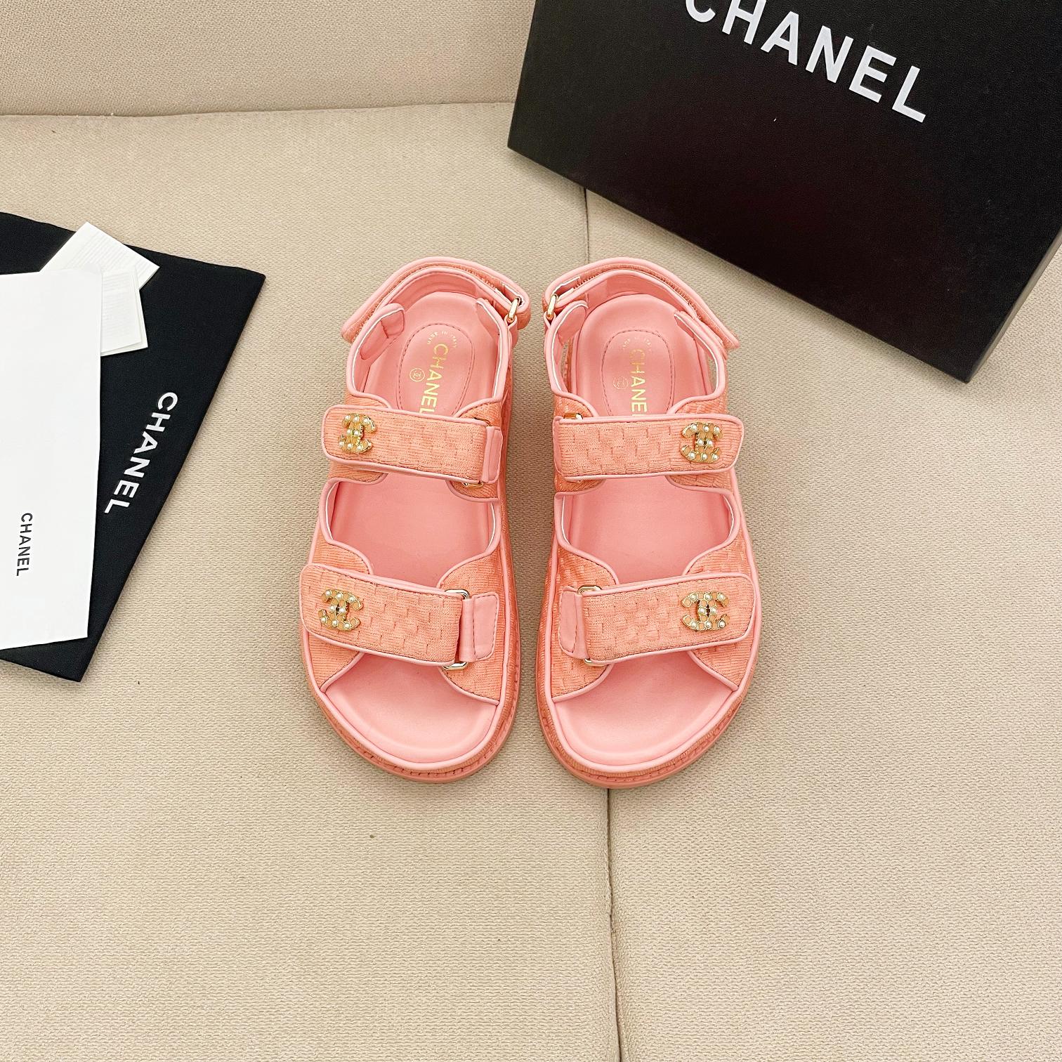 샤넬 CHANEL 2023 SS 캐릭터 체크 로고 연핑크 여성 샌들 커스텀급