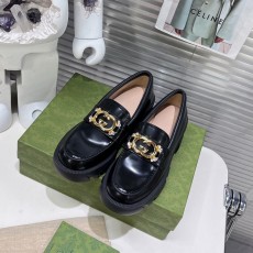 구찌 GUCCI 2023 SS 캐릭터 GG로고 레더 블랙 여성 슈즈 커스텀급