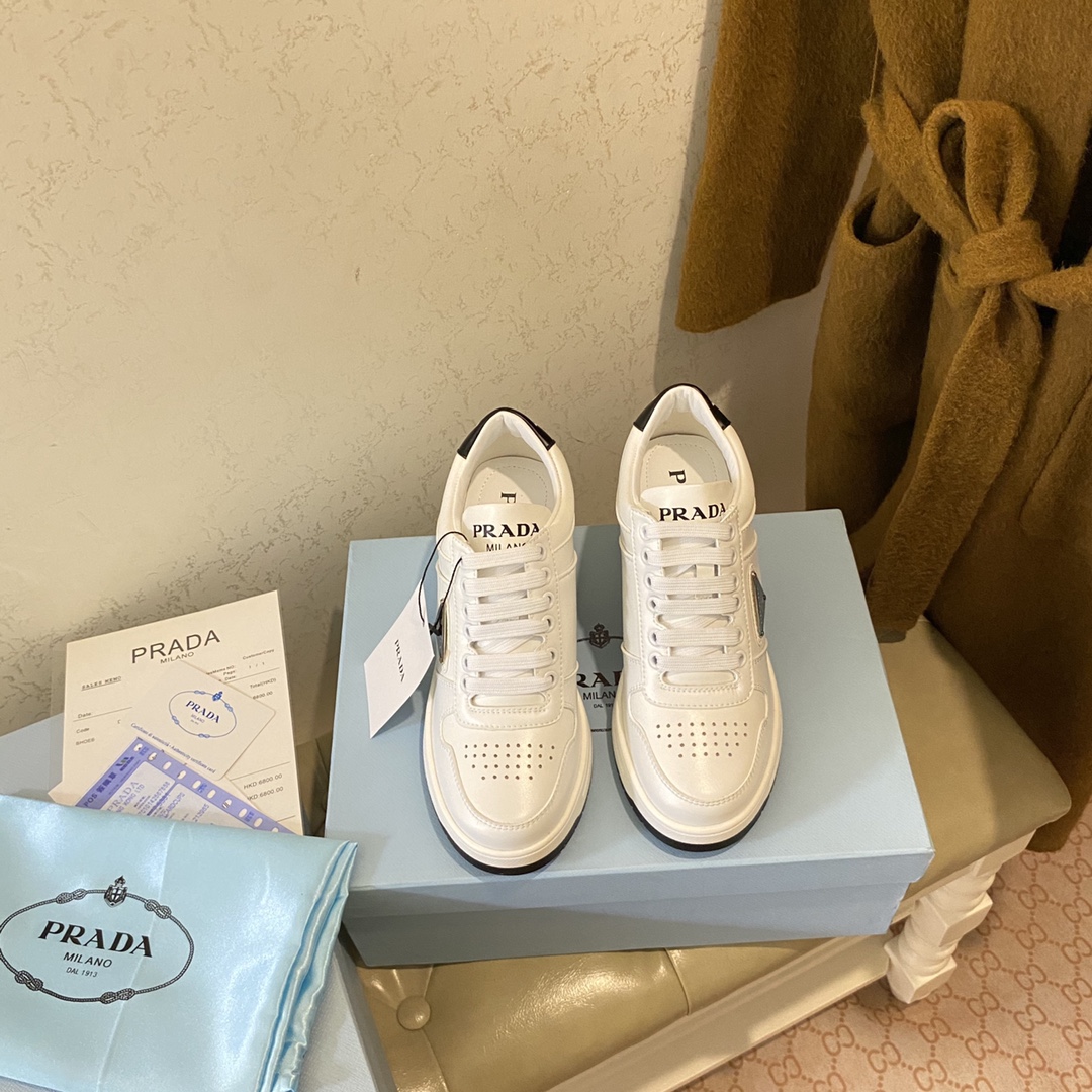 프라다 PRADA 2023 SS 트라이앵글 삼각로고 화이트 여성 슈즈 커스텀급