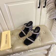 루이비통 LOUIS VUITTON 2023 SS 큐빅 웨지힐 블랙 여성 샌들 커스텀급