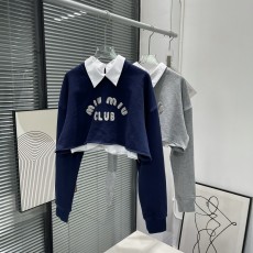 미우미우 MIUMIU 2023 SS 카라 투톤 큐빅로고 여성 긴팔티 커스텀급