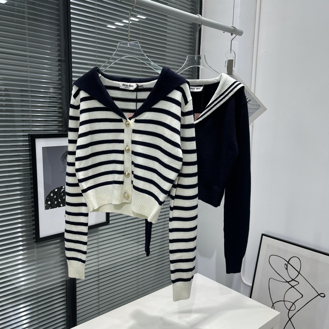 미우미우 MIUMIU 2023 SS 캐릭터 로고 투톤 니트 여성 상의 커스텀급