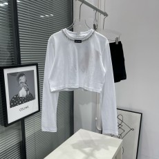 미우미우 MIUMIU 2023 SS 캐릭터 패치로고 라운드넥 여성 긴팔티 커스텀급