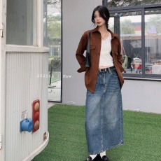 프라다 PRADA 2023 SS 트라이앵글 삼각로고 트임 여성 청치마 커스텀급