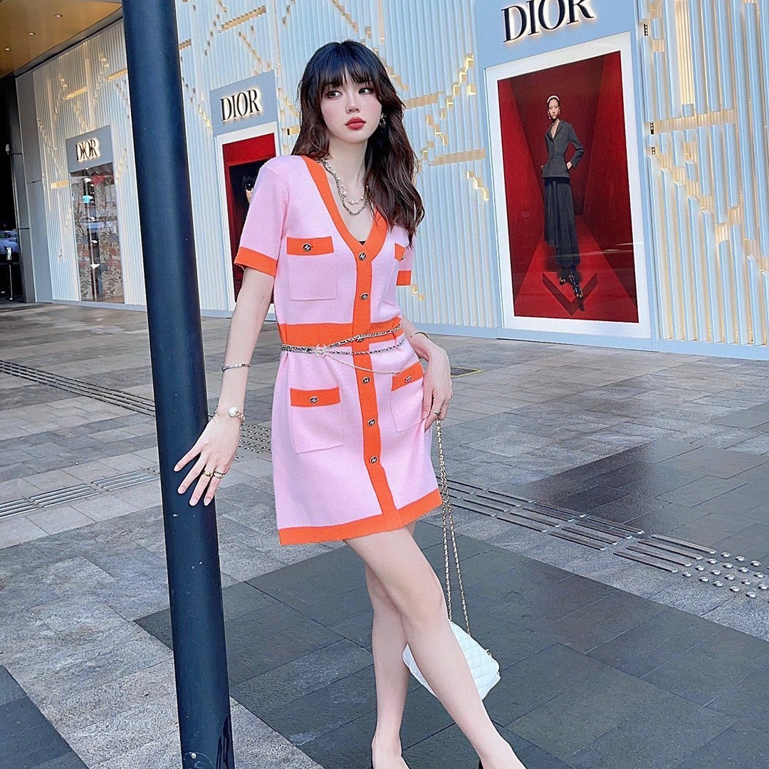 샤넬 CHANNEL 2023 SS 스트라이프 라인 포켓 핑크 여성 원피스 커스텀급