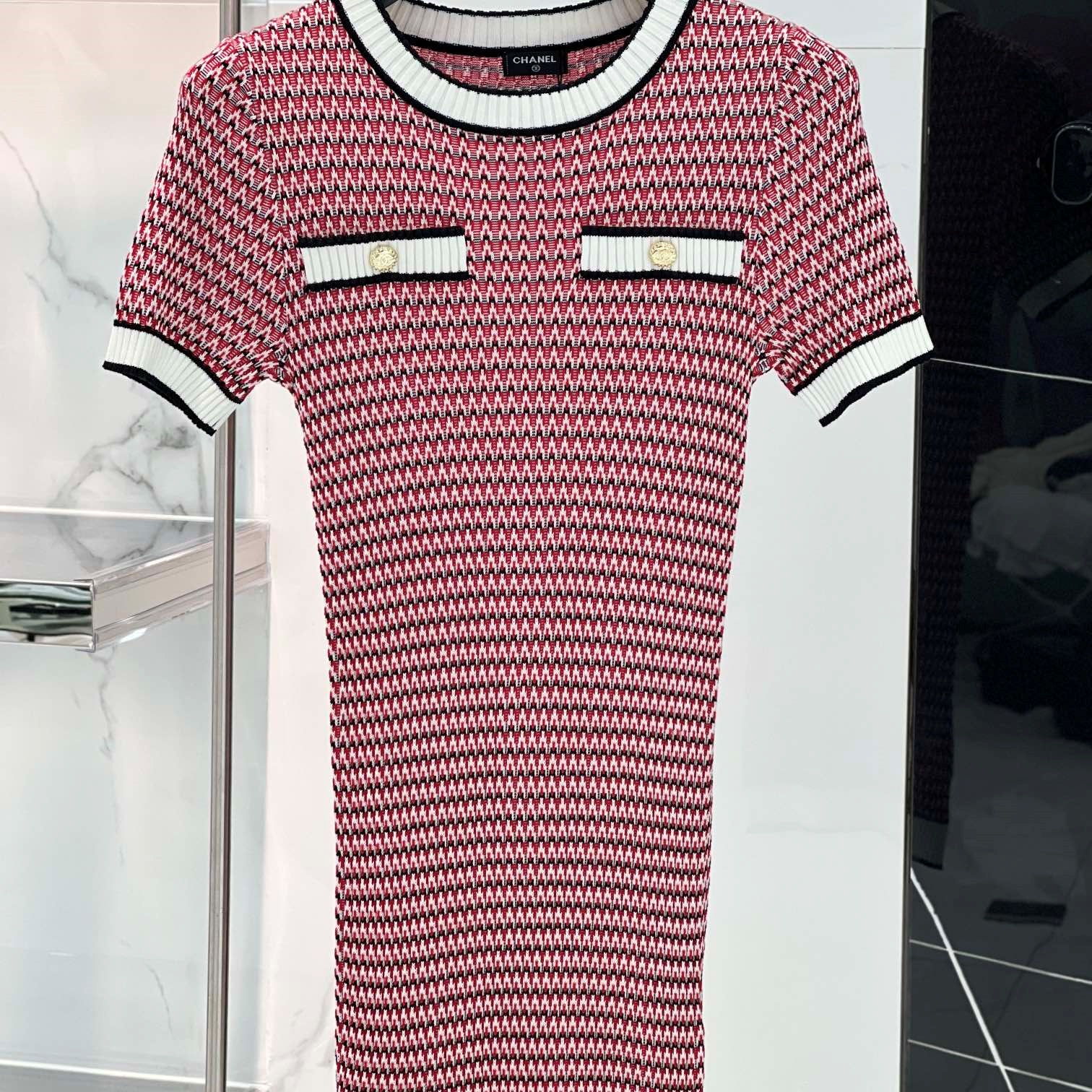 샤넬 CHANEL 2023 SS 캐릭터 기하무늬 라인 니트 여성 원피스 커스텀급