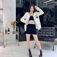 샤넬 CHANEL 2023 SS 트위드 패치로고 라인 포켓 여성 자켓 커스텀급