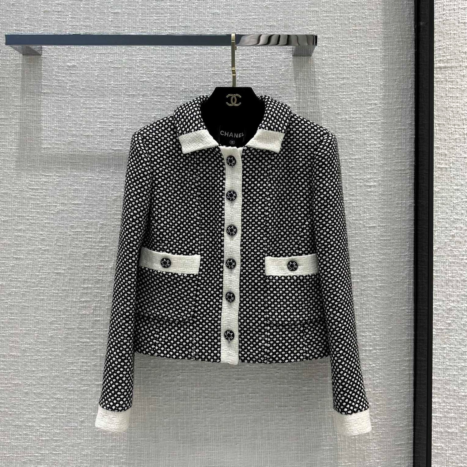 샤넬 CHANEL 2023 SS 땡땡이 카라 투톤 포켓 여성 자켓 커스텀급