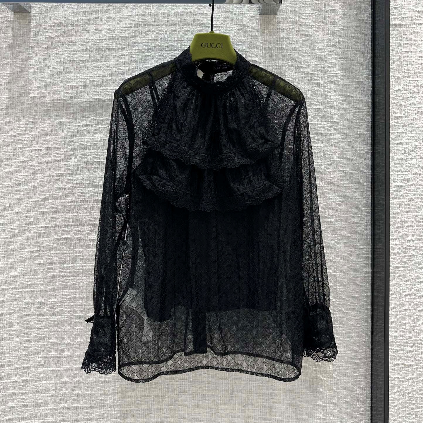구찌 GUCCI 2023 SS 레이스 프릴 시스루 블랙 여성 블라우스 커스텀급