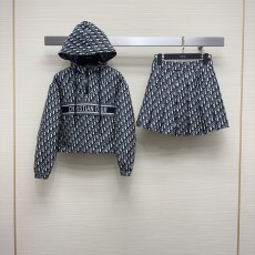 디올 DIOR 2023 SS 캐릭터 후드 바람막이 스커트 여성 세트 커스텀급