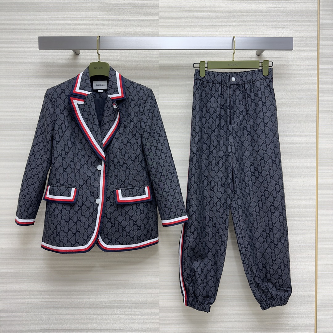 구찌 GUCCI 2023 SS 캐릭터 라인 포켓 자켓 바지 여성 세트 커스텀급