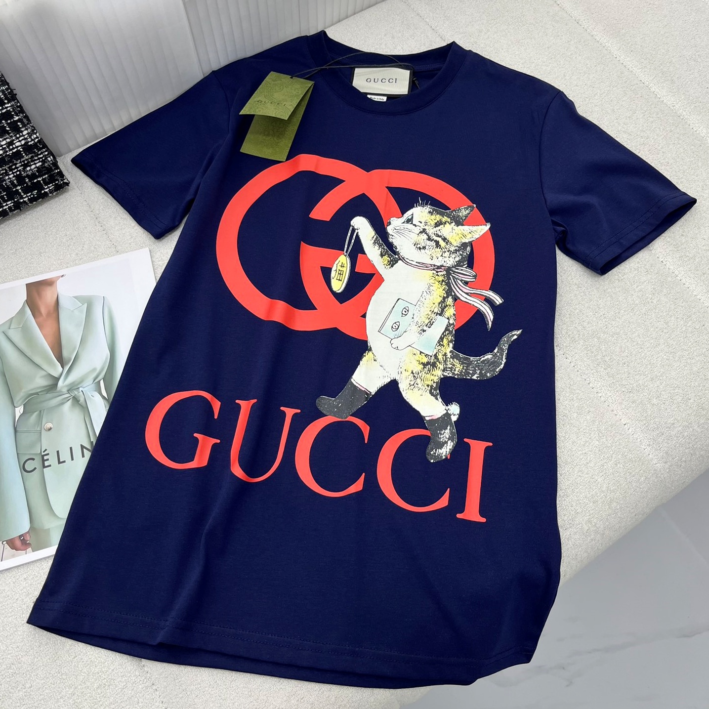 구찌 GUCCI 2023 SS 캐릭터 캣 라운드넥 네이비 여성 반팔티 커스텀급