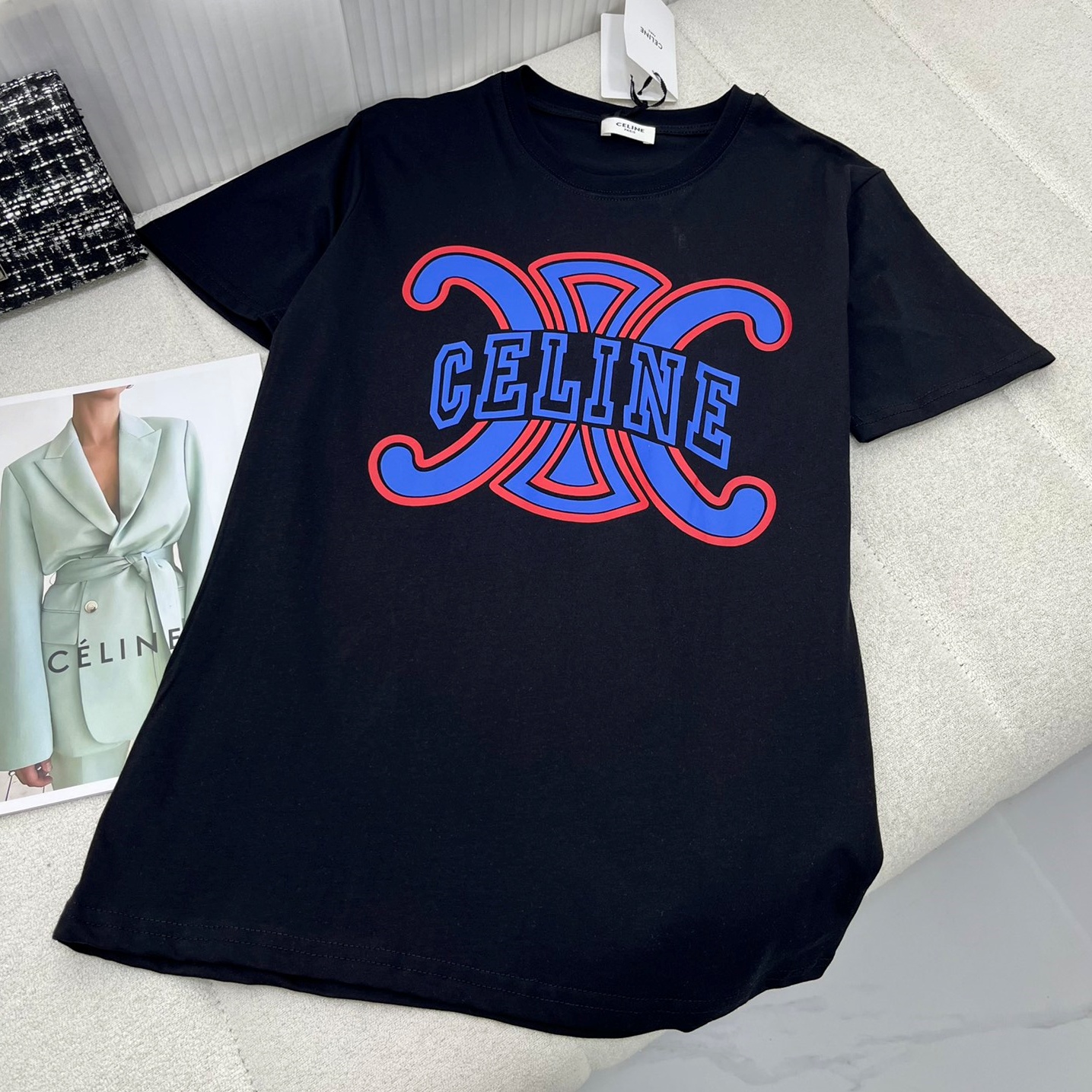 셀린느 CELINE 2023 SS 캐릭터 로고 라운드넥 블랙 여성 반팔티 커스텀급