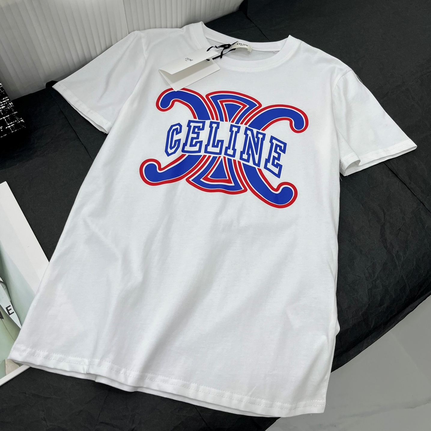 셀린느 CELINE 2023 SS 캐릭터 로고 라운드넥 화이트 여성 반팔티 커스텀급