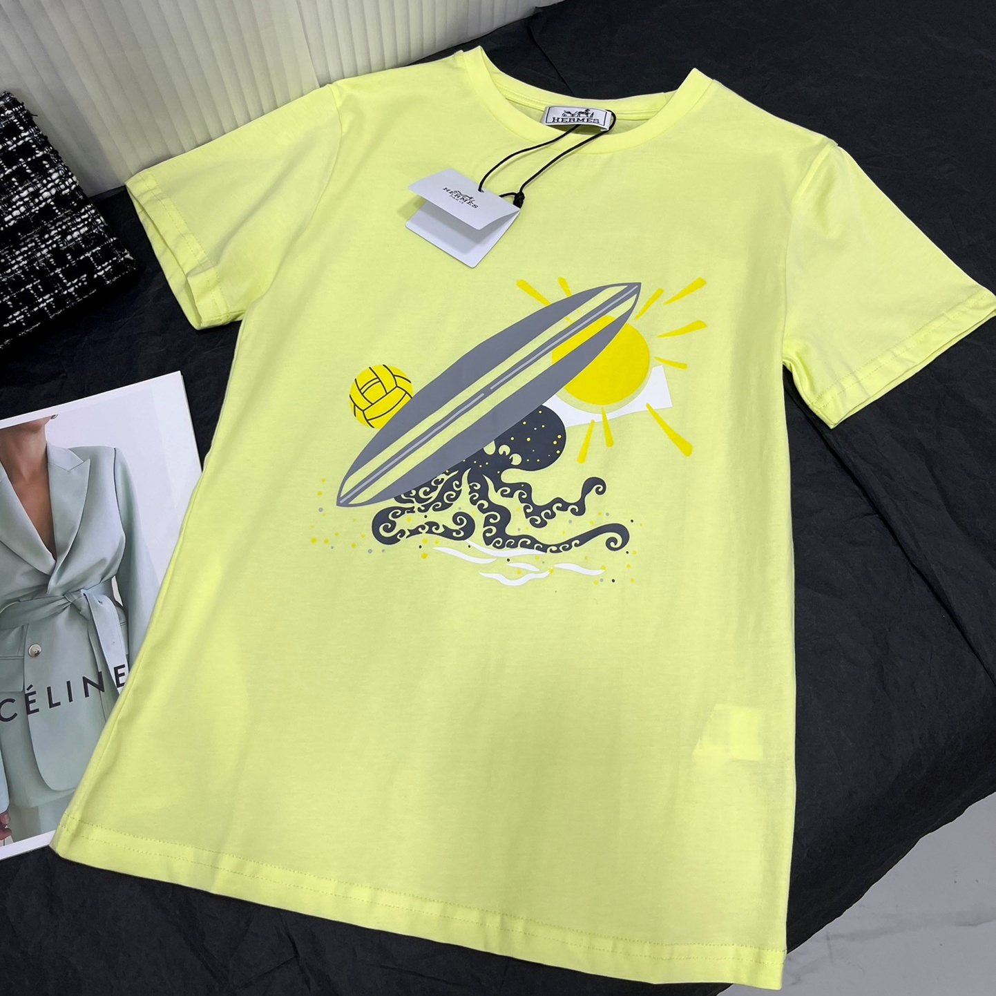 에르메스 HERMES 2023 SS 캐릭터 프린팅 라운드넥 여성 반팔티 커스텀급