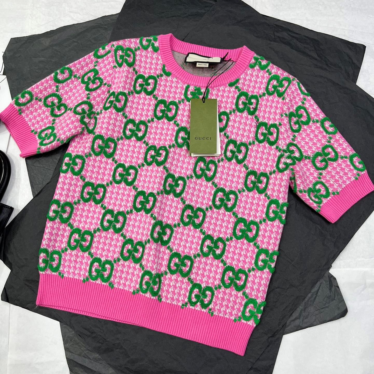구찌 GUCCI 2023 SS 캐릭터 로고 니트 핑크 여성 반팔티 커스텀급